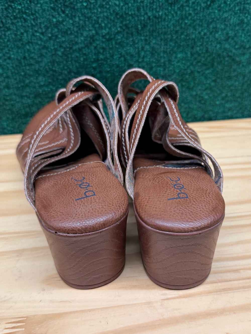 b.o.c. by Born Brown Mule Clogs Woven Straps Closed Toe Women’s 9M - Picture 3 of 8